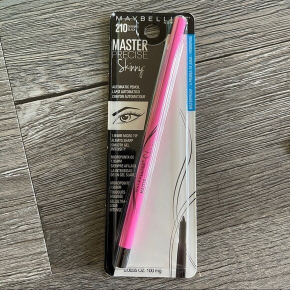 Makeup Bundle  - Picture 3 of 10